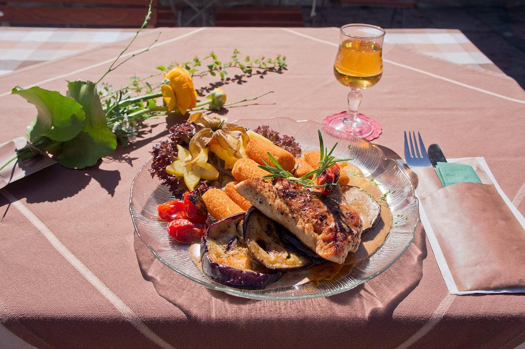 Hotel - Restaurant Kastanienhof Lauingen Exteriér fotografie